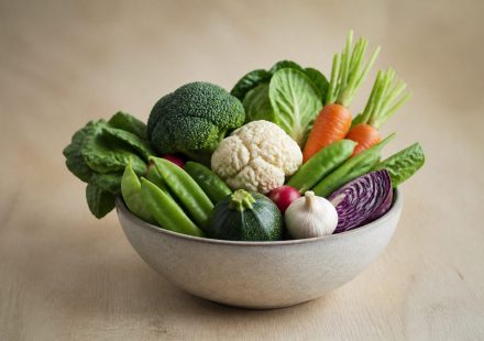 A bowl of mixed fresh vegetables on wood - illustration for Why Weight Loss Diets Fail and How to Lose Weight Sustainably